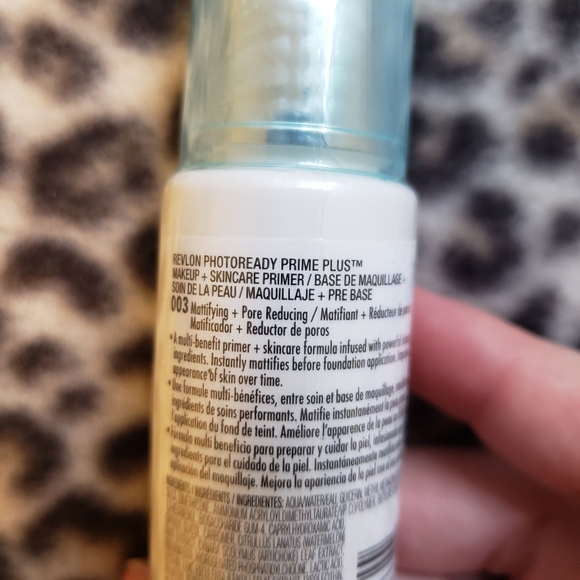 Revlon Photoready Prime Plus Mattifying + Pore Reducing Makeup + Skincare Primer - Picture 5 of 7